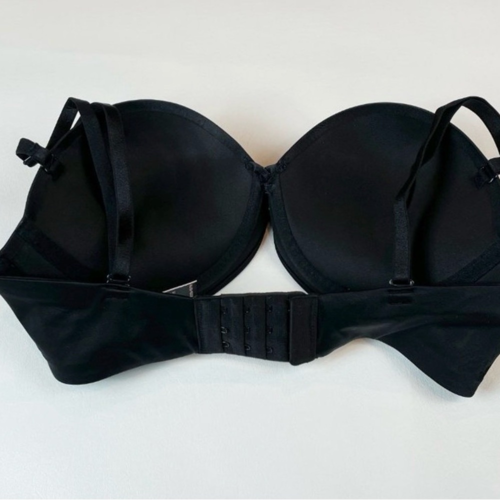 Victoria Secrets Bombshell Bra - Picture 2 of 6